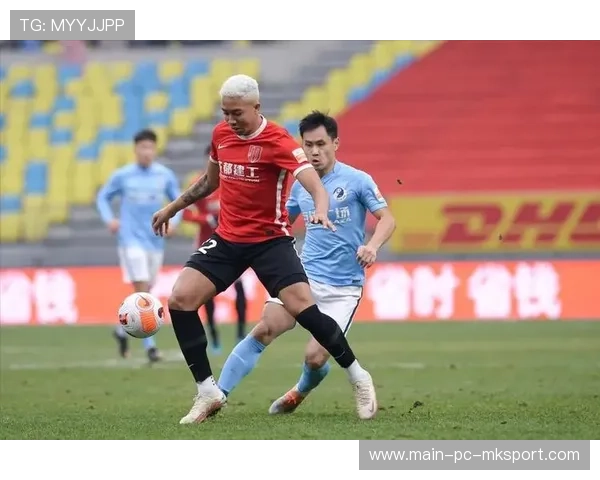 成都蓉城将迎国脚级中卫组合到来